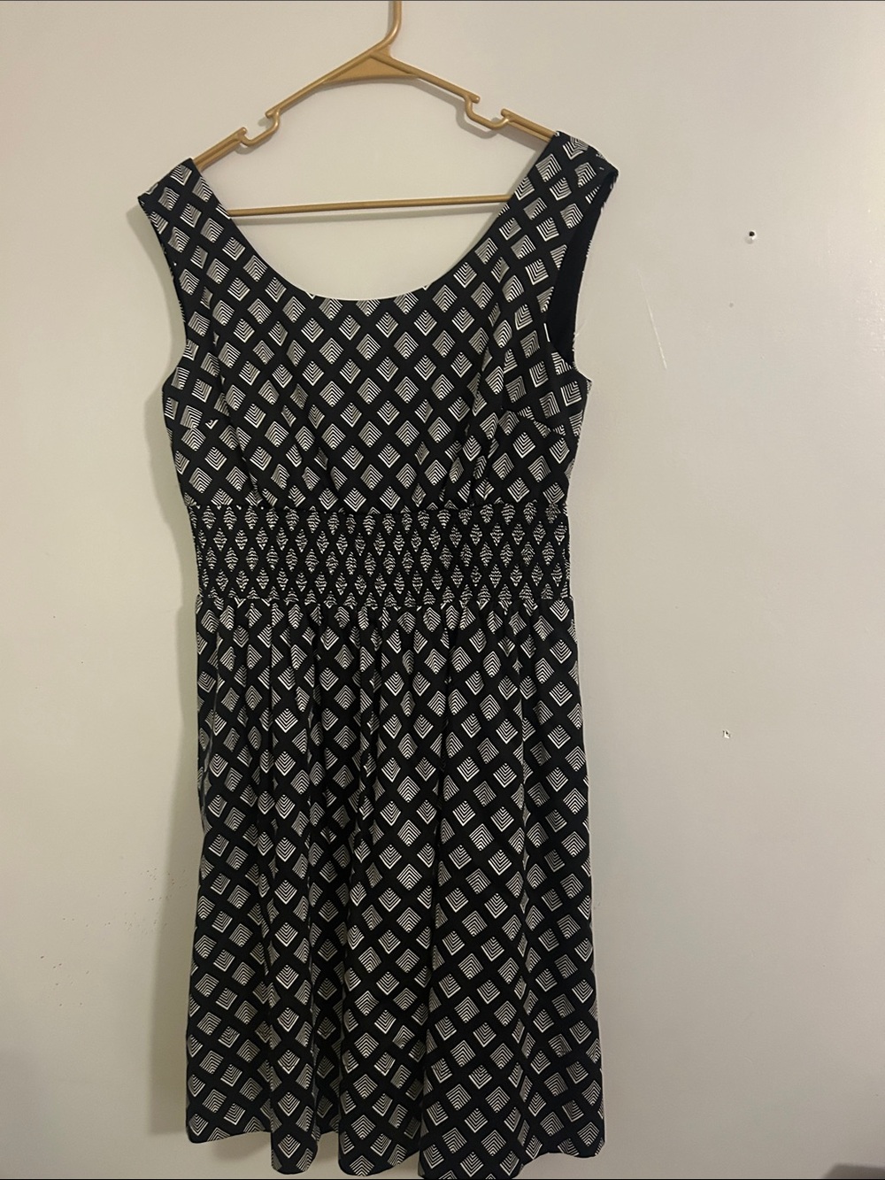 White House Black Market Black & White Diamond-Print Smocked Midi Dress